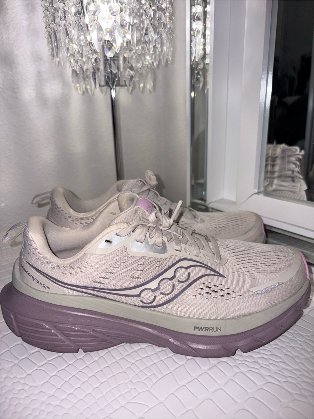 Saucony Women’s Size 10 Running Shoes - Picture 2 of 6